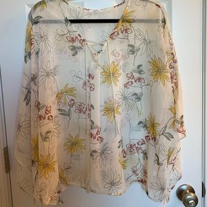 🌼Delightful🌼Maurices sheer flutter top